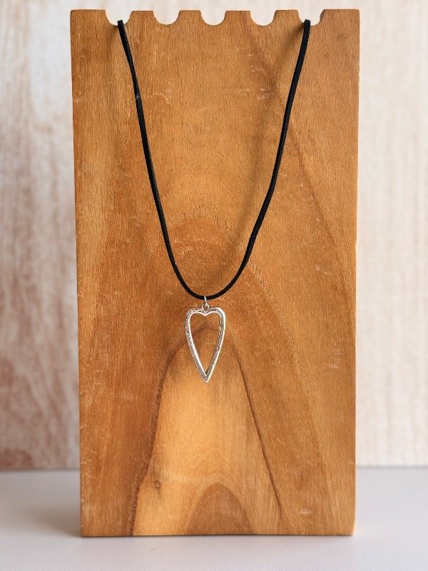 Producto - Choker gamuza love