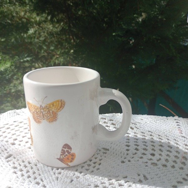 Producto - TAZA RECTA BLANCA MARIPOSAS