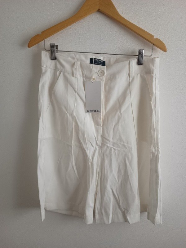 Producto - Bermuda blanca Lovely Denin