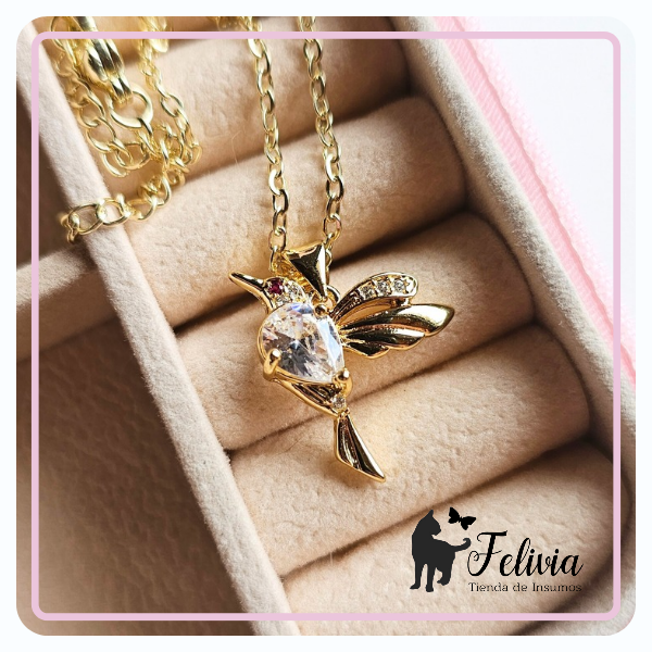 Producto - Collar Colibrí con estras baño 18k