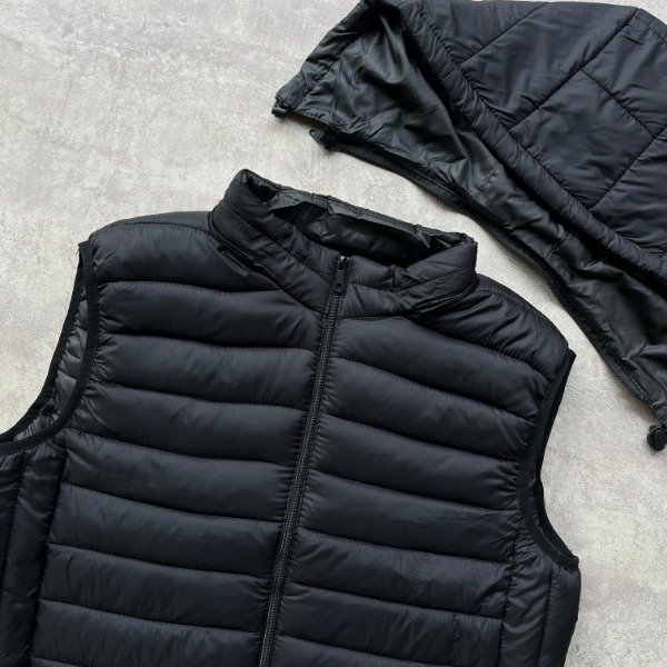Producto - CHALECO UNIQLO LISO - 1