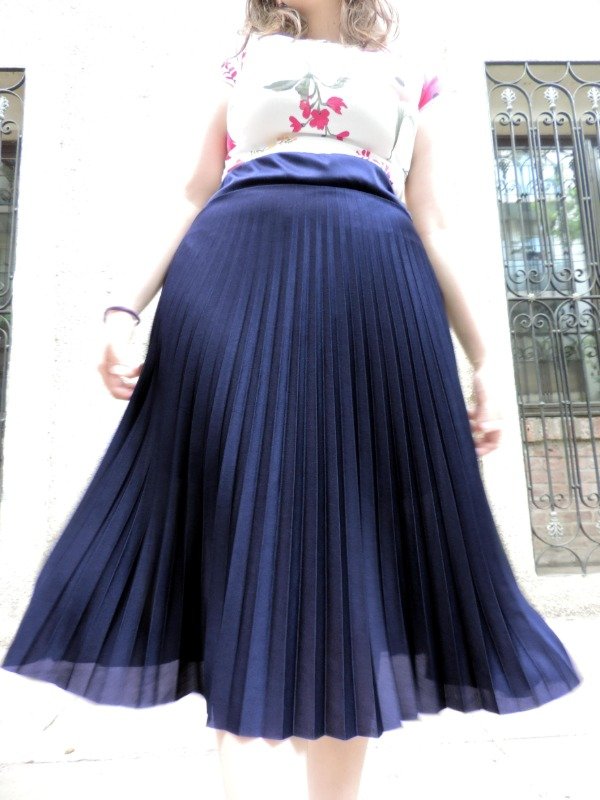 Producto - Pollera  Plisada Marino (L a XXL)