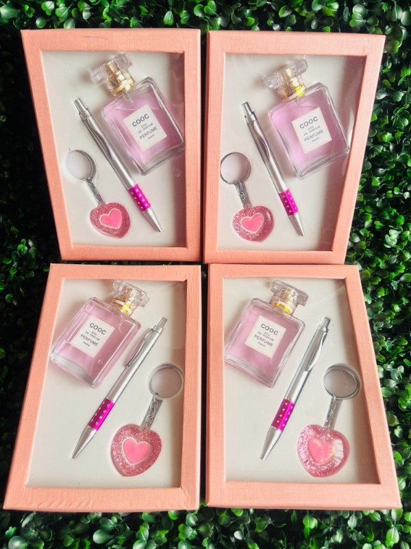 Producto - set perfume lapicera y llavero