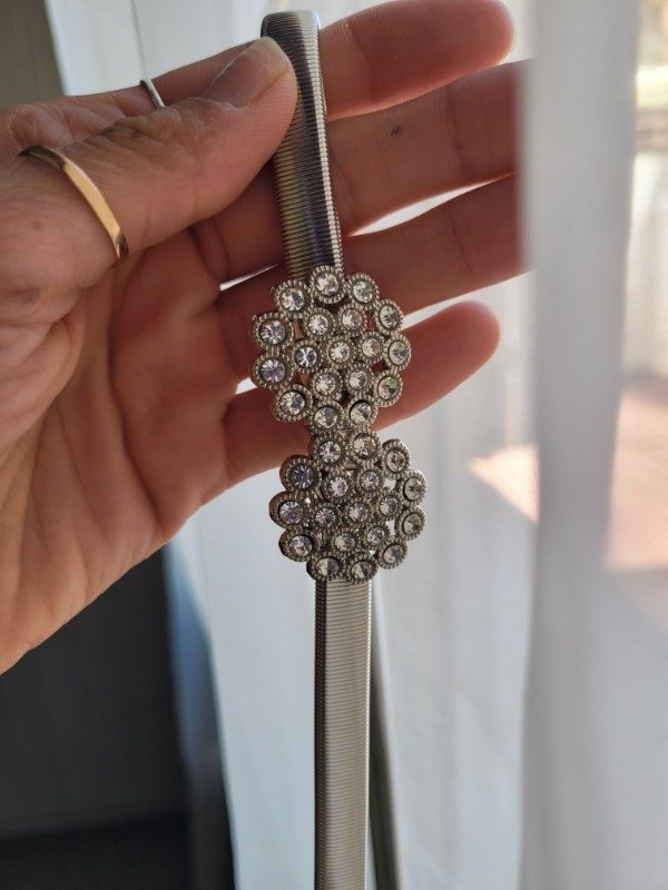 Producto - Cinto elastizado doble flor con strass metal plateado