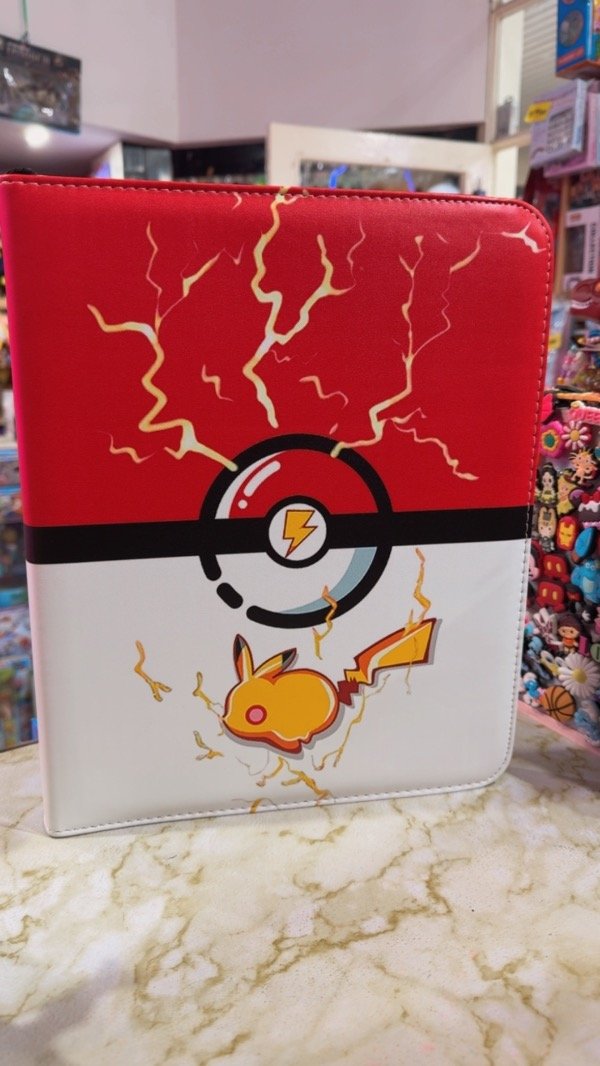 Producto - CARPETA POKEMON CON CIERRE PARA  900 CARTAS