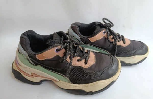 Producto - ZAPATILLAS MARCA ZARA TALLE 33