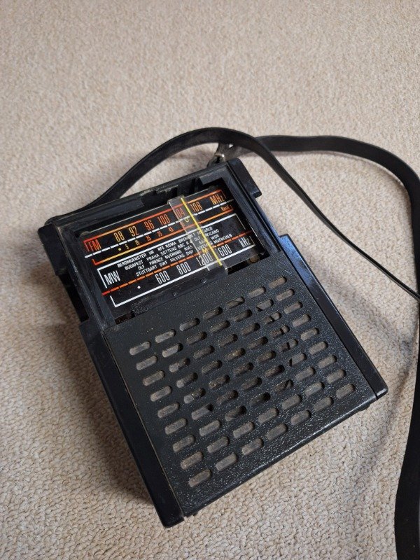 Producto - Radio Portátil con correa - 4