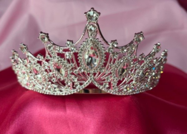 Producto - Corona plateada grande con strass y peine