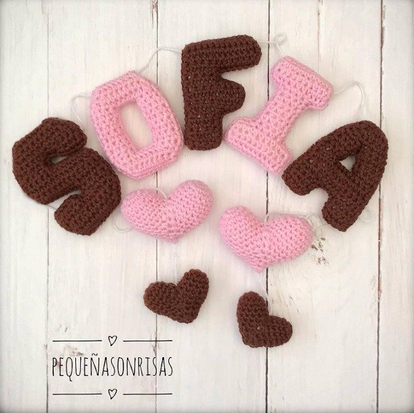 Producto - Cartel de 5 letras con 4 adornos - 1