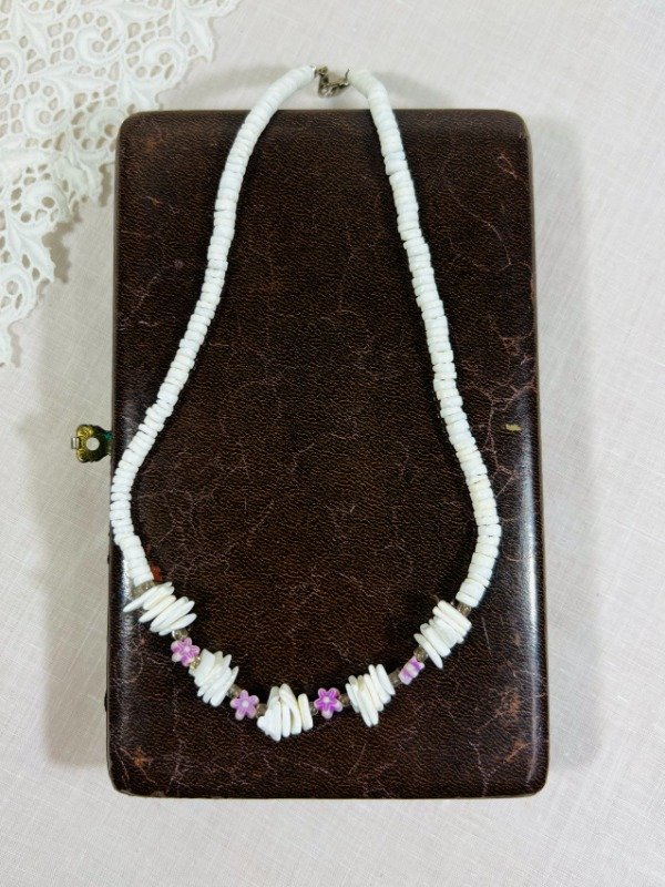 Producto - Collar de flores lilas