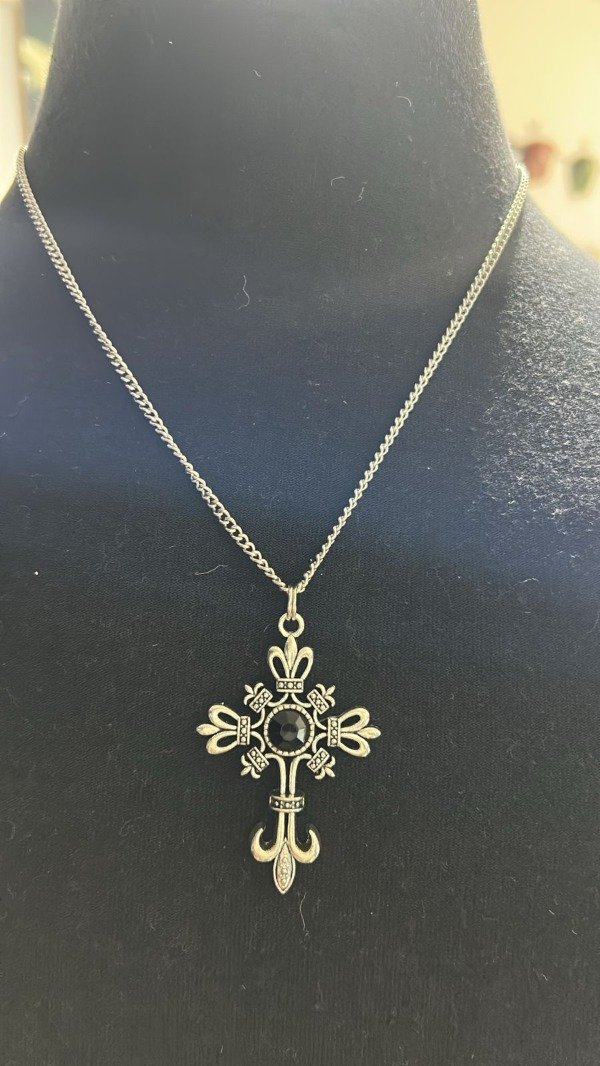 Producto - collar cruz negro cg16