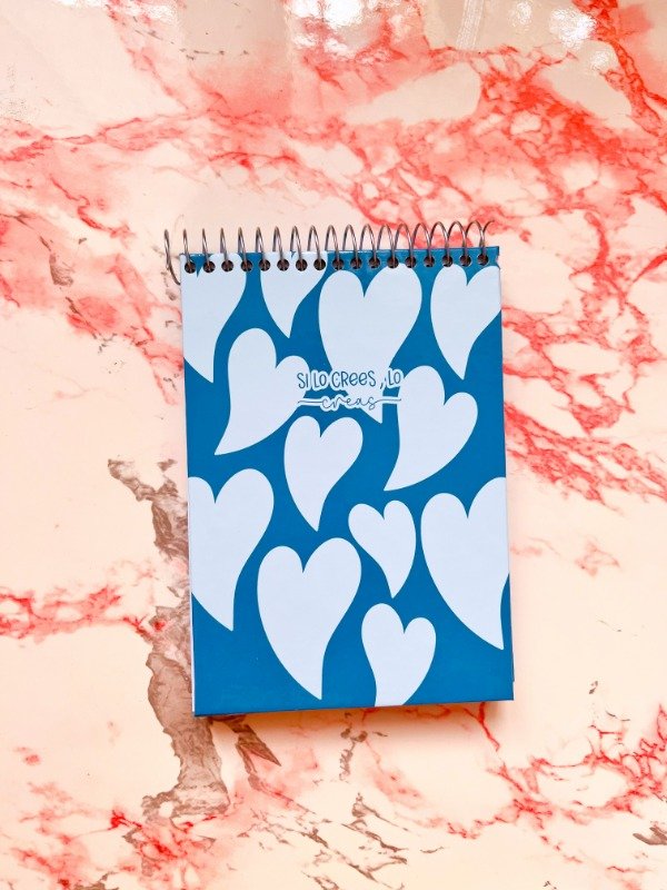 Producto - LIBRETA A6 HOJAS LISAS HEART CELESTE