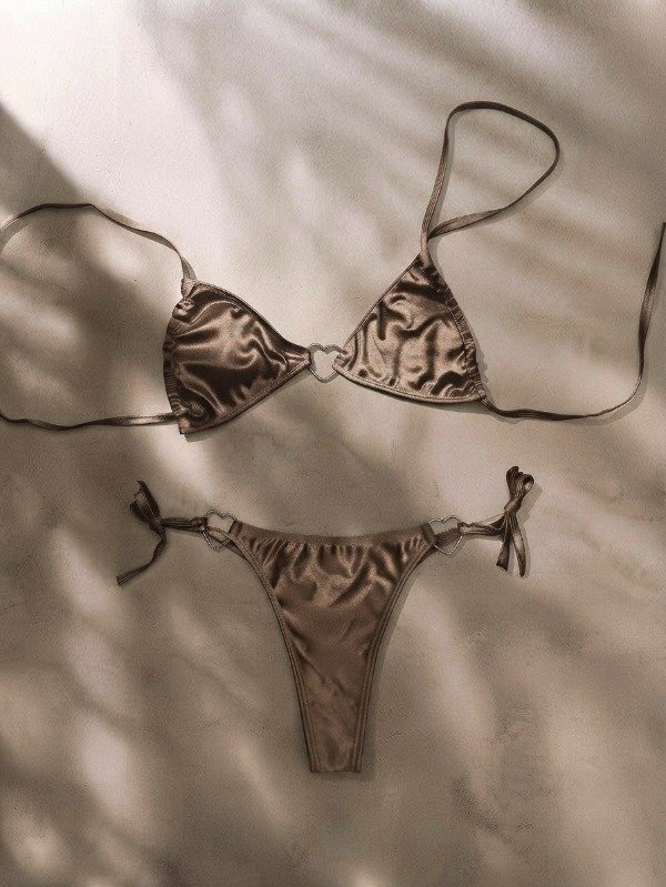 Producto - Bikini simil raso con avio metalico de corazón AL COSTO - 0