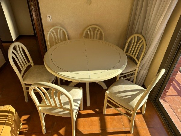 Producto - MESA LAQUEADA EXTENSIBLE 120cm CON 6 SILLAS LAQUEADAS. PRECIO POR TODO #11202