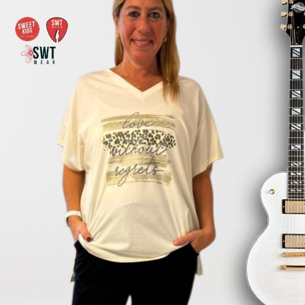 Producto - Remerón LOVE ANIMAL PRINT BRILLOS Escote en V Algodón Oversized ANG - 6