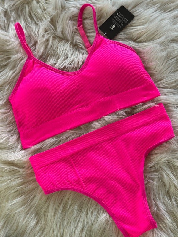 Producto - TOP Y LESS SEAMLESS FUCSIA M/L