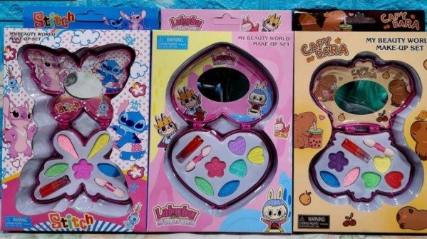 Producto - MAQUILLAJE EN BLISTER CAPIBARA LABUBU STITCH