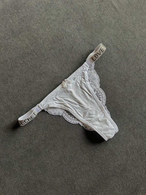 Producto - Less Strass Love