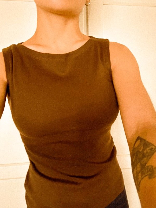 Producto - MUSCULOSA BOTE - Marrón