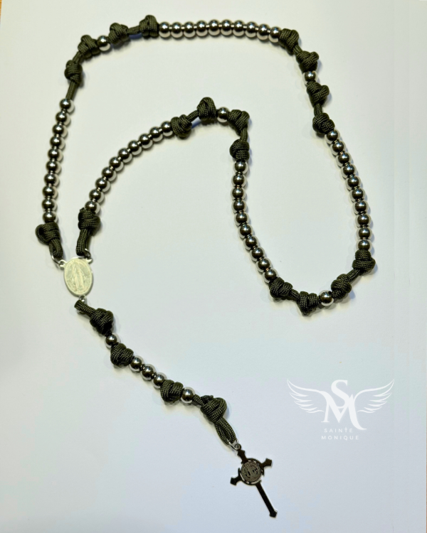 Producto - Rosario de Paracord y acero (verde militar)