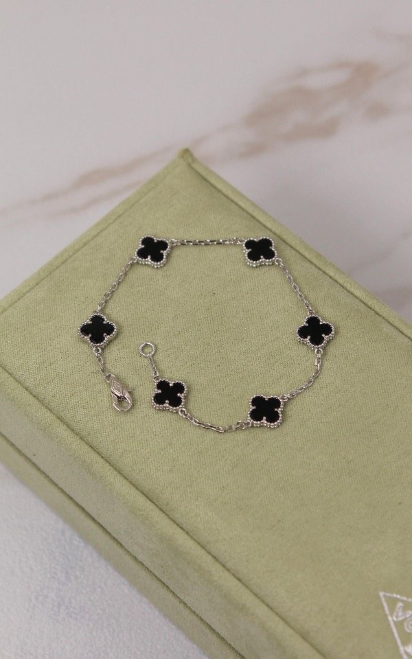 Producto - Pulsera vancleef negra aq