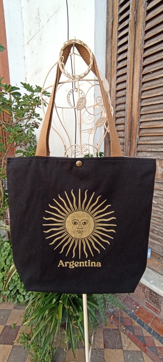 Producto - Sol de Mayo fondo negro