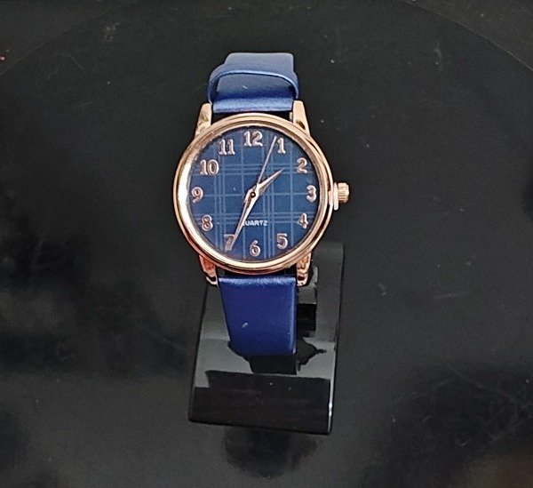 Producto - Reloj Redondo Esfera Azul y Dorado Malla Eco Cuero Azul