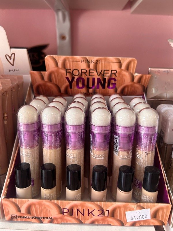 Producto - Corrector líquido con esponja PINK21