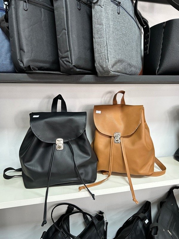 Producto - Mochilitas cuerina con cierre iman