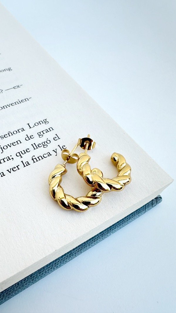Producto - Aros media argolla acero dorado líneas