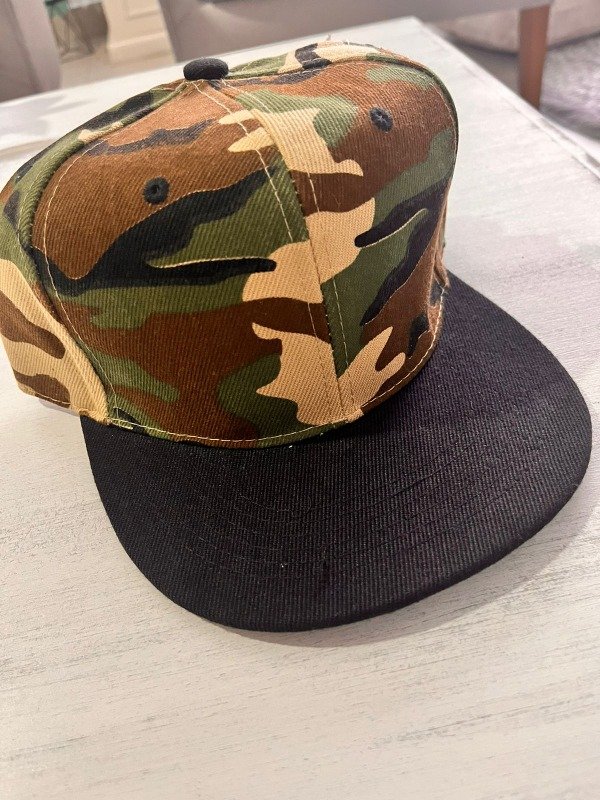 Producto - Gorra camuflada con negro