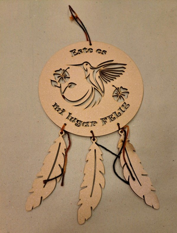 Producto - Atrapasueño Fibrofacil (MDF) pintado 30 cm "Este es" .