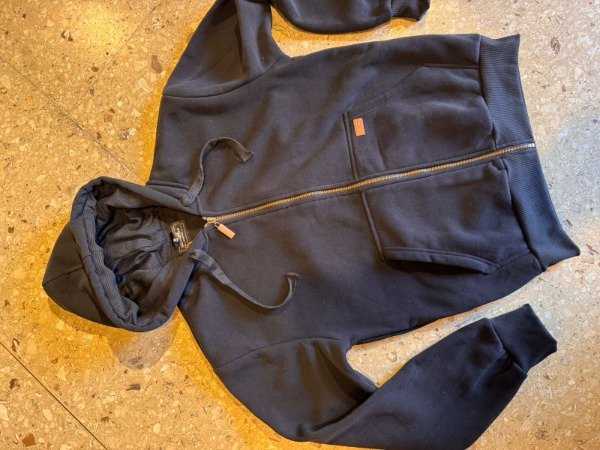 Producto - Campera canguro frizada serodino negra