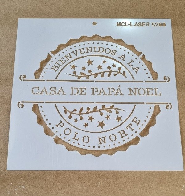 Producto - St 5260  de 20x20cm - Stencil  Frase Casa de Papá Noel
