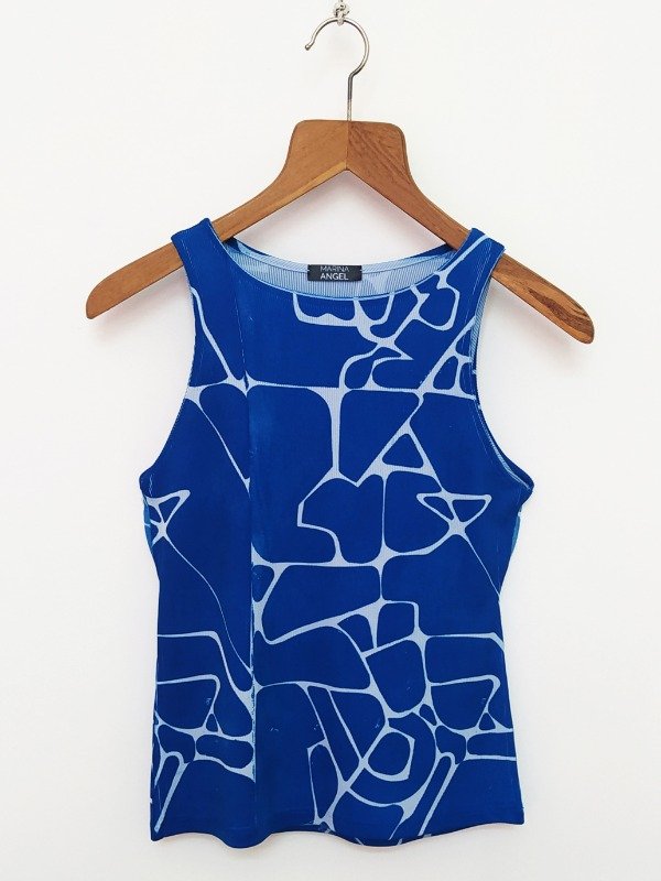 Producto - Musculosa Bote -estampa Orgánica en azul-