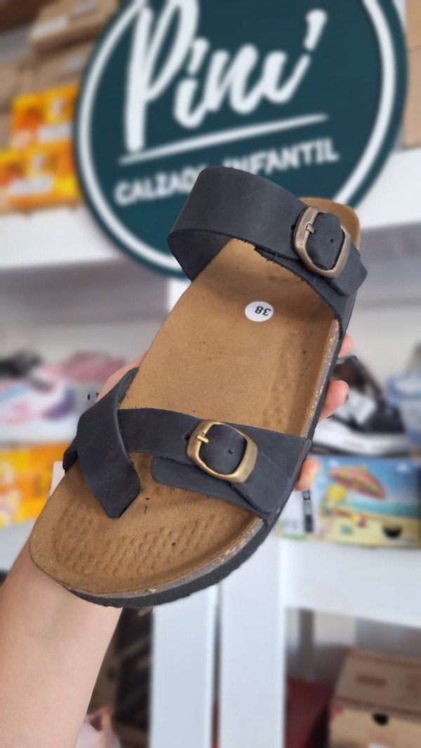 Producto - Sandalia Klein cuero vacuno negra