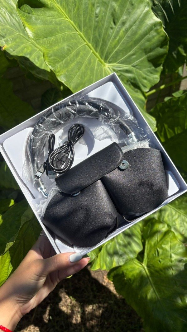Producto - Auriculares de vincha negros con estuche de cuero