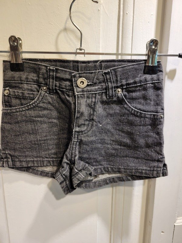 Producto - Short CHEEKY de jean negro Talle 4 años - PRECIO: 9X