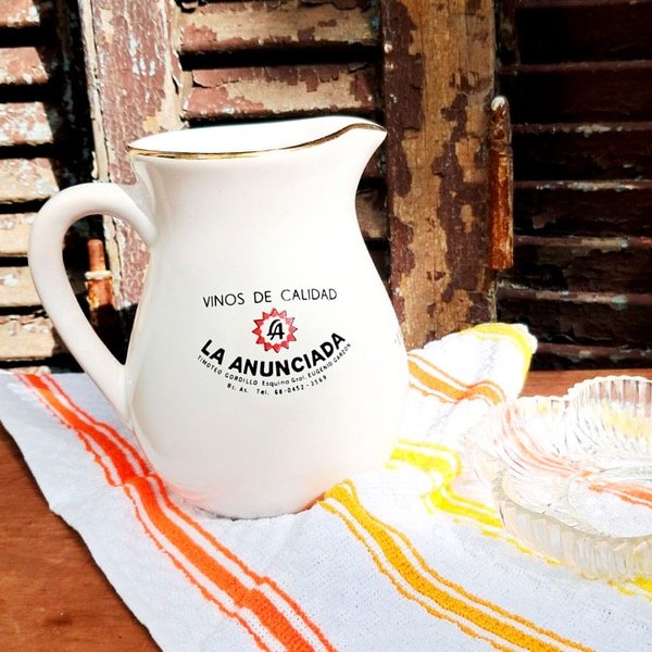 Producto - Jarra publicitaria para vino
