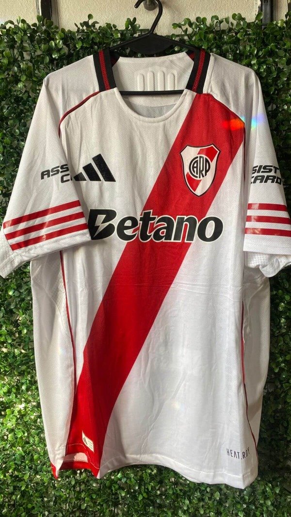 Producto - CAMISETA TITULAR 2026