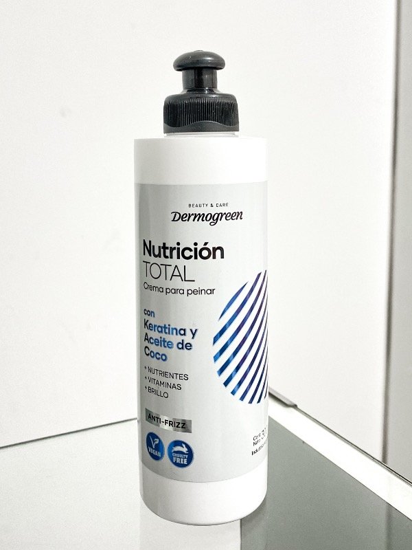 Producto - Crema para peinar Dermogreen. Keratina y aceite de coco