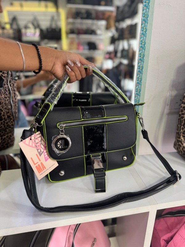 Producto - Bandolera Lima Negra c/verde