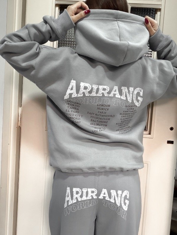 Producto - CONJUNTO ARIRANG TOUR (buzo y pant)