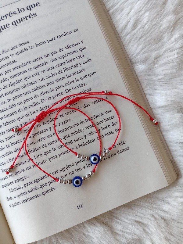 Producto - Pulsera protectora simple roja