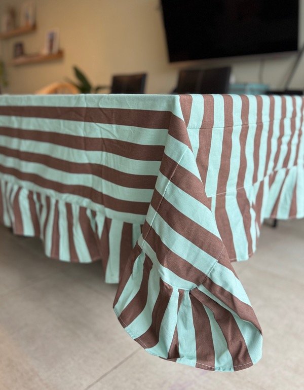 Producto - Mantel con volados choco y celeste