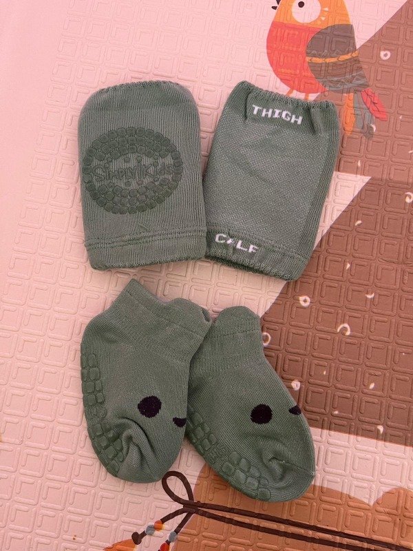 Producto - Set rodilleras y medias para Niños marca Simply Kids Verde
