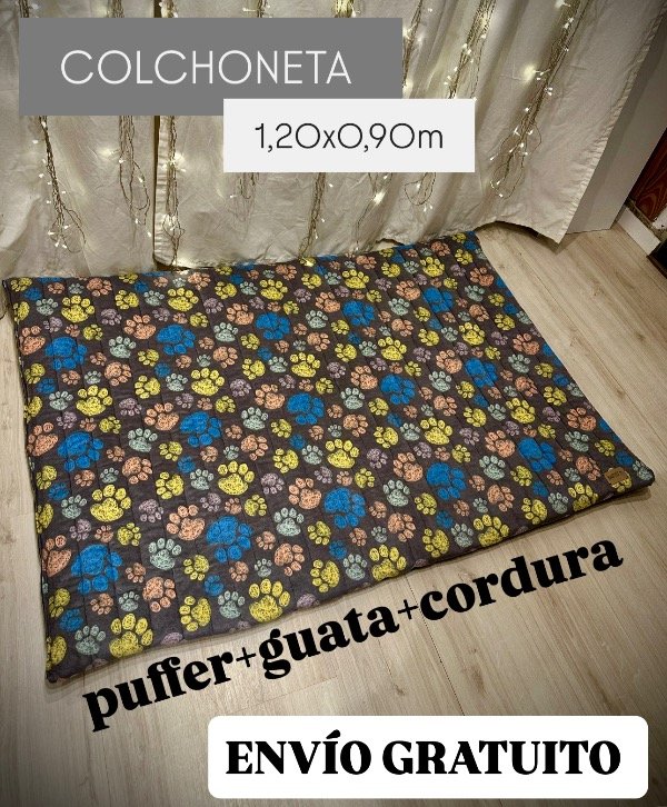 Producto - COLCHONETA GRANDE PUFFER HUELLITAS