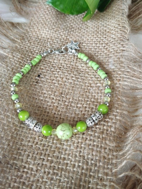 Producto - PULSERA ARTESANAL PLATEADA-VARIOS COLORES