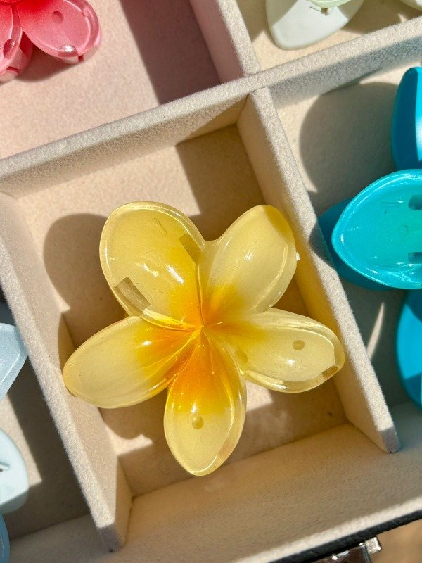 Producto - Broche Hawái 4cm amarillo