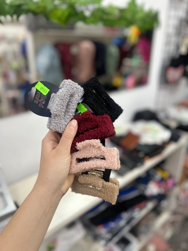 Producto - Broche mediano peluche lana